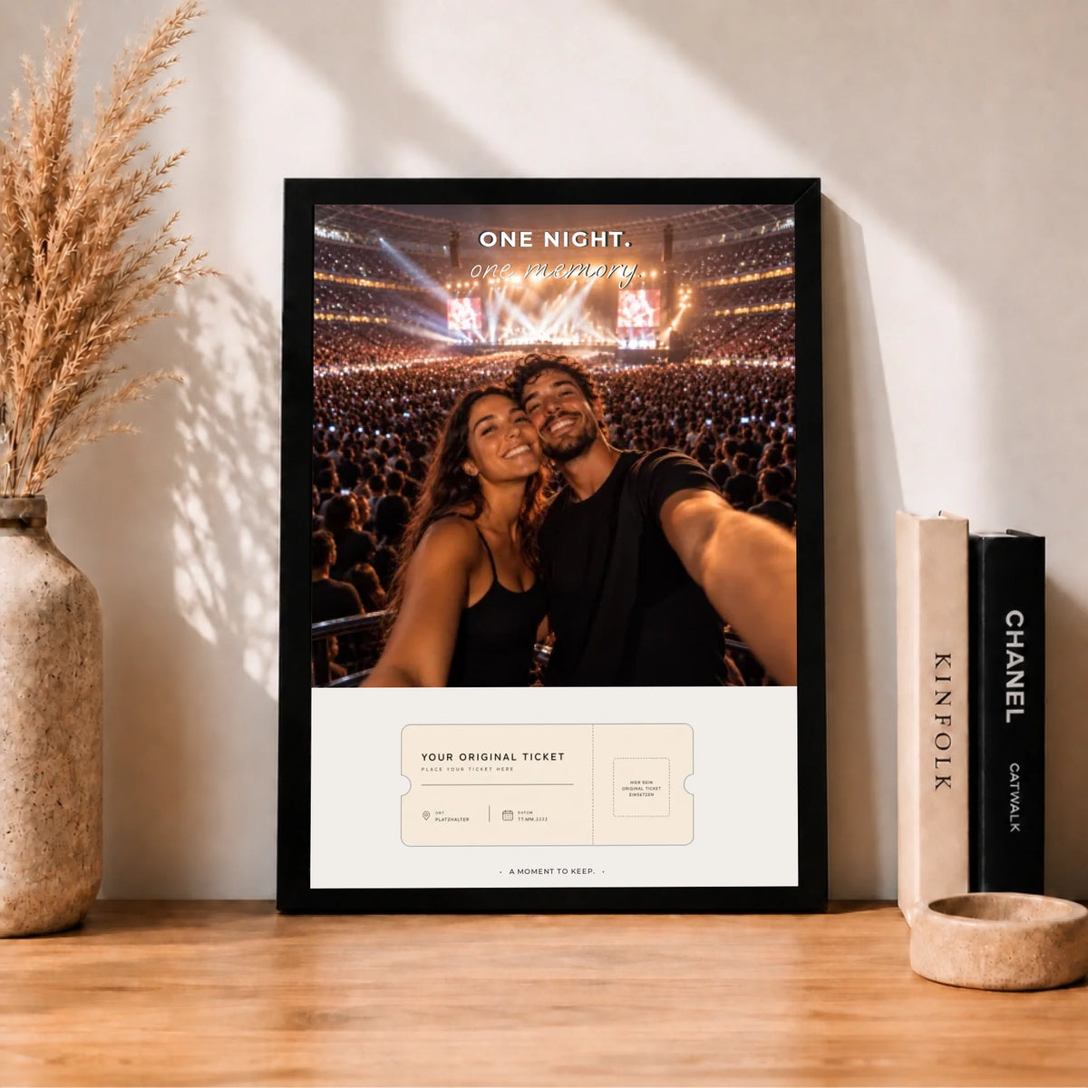Poster DIN A4 mit schwarzem Rahmen_Mockup